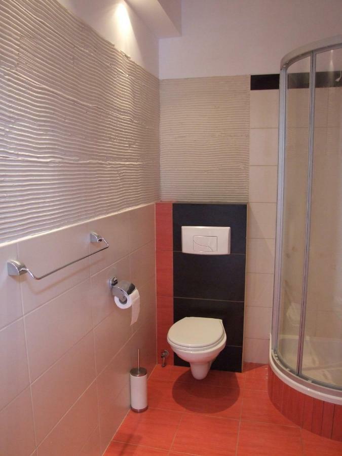 Pokoje I Apartamenty Przy Sosnowej Poddąbie Exterior foto